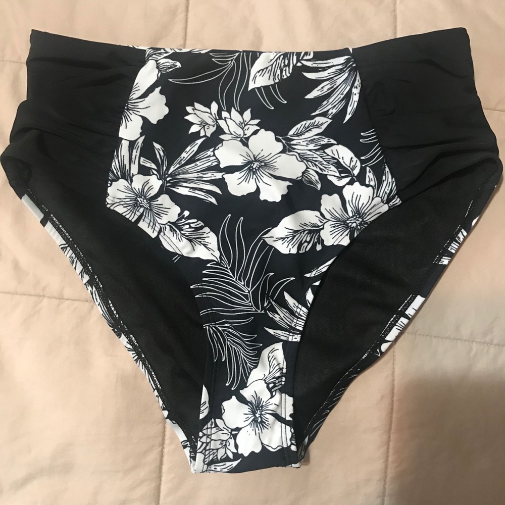 Bikini bottom (NWT)